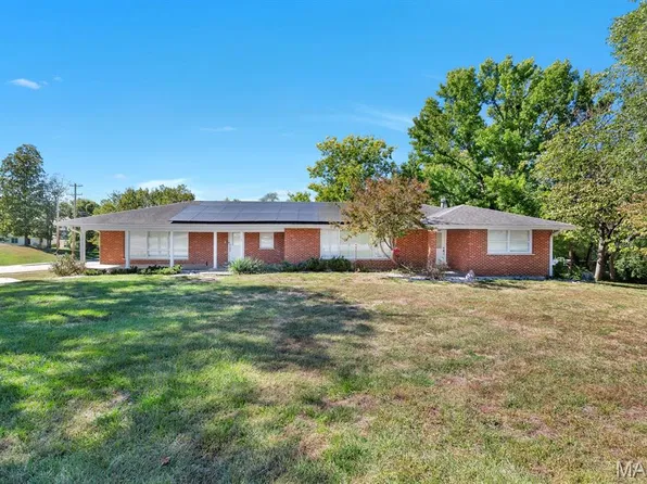 1 Saint Anthony Dr, Saint Peters, MO 63376