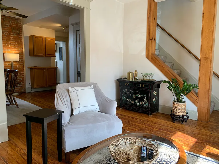142 W 6th Ave — Photo 4