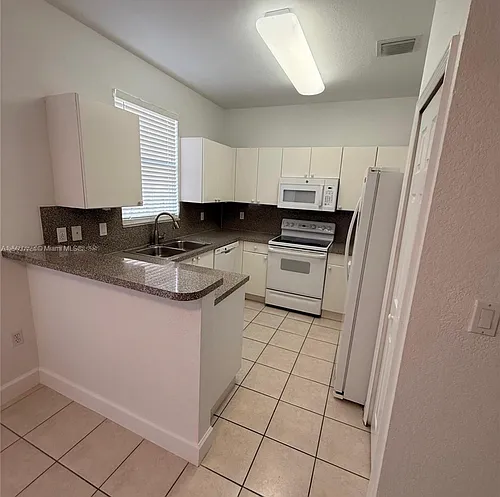 12179 SW 125th Ct Photo 1
