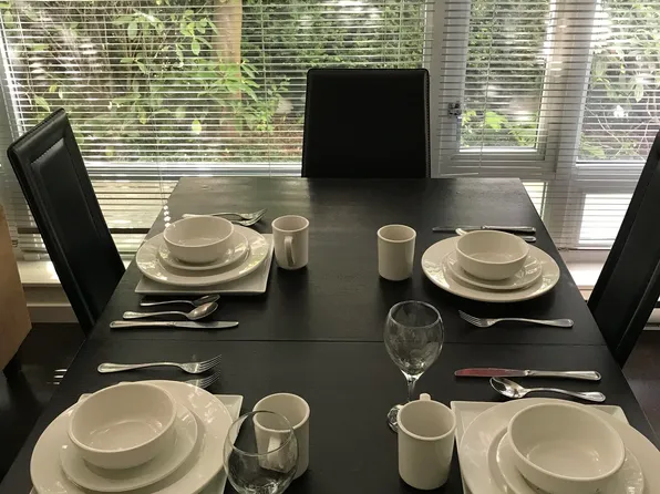 129 Regiment Sq, Vancouver, BC V6B 1X5