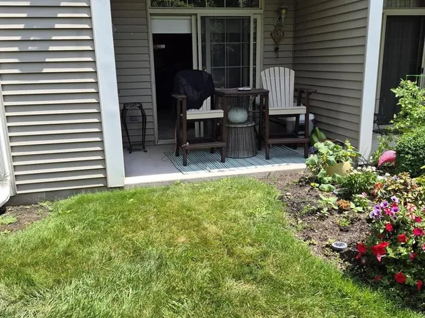 2105 Pine Ridge COURT #G, Grafton, WI 53024