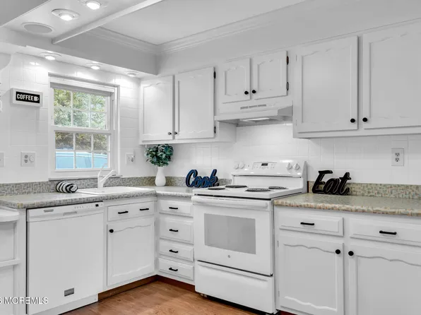 1236B Hamilton Court, Lakewood, NJ 08701