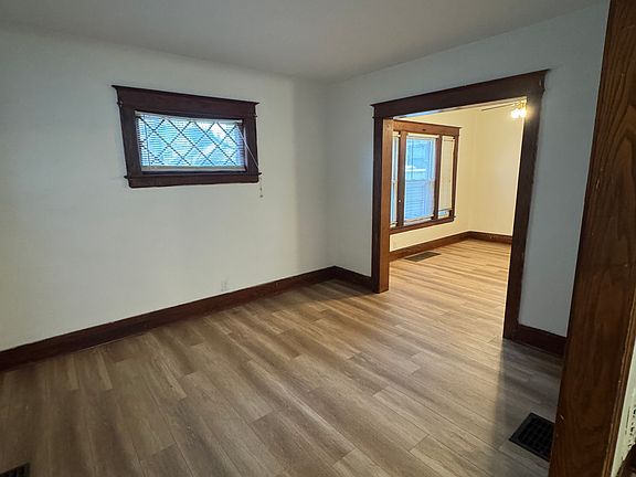 5th image of 565 Webster Ave