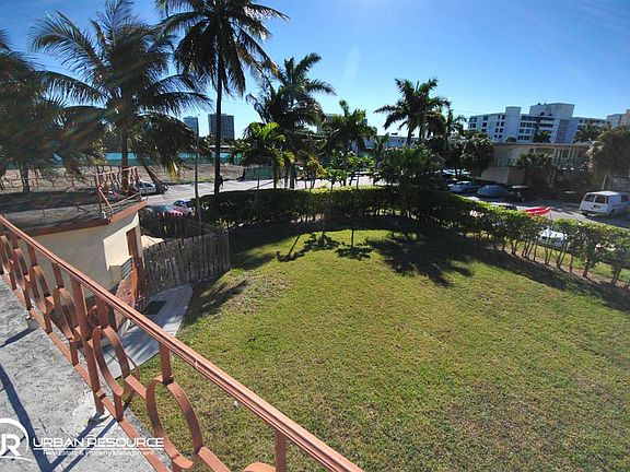 4th image of 10200 E Bay Harbor Dr APT 7D