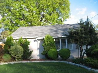 26 Crescent Rd, Edison, NJ 08817