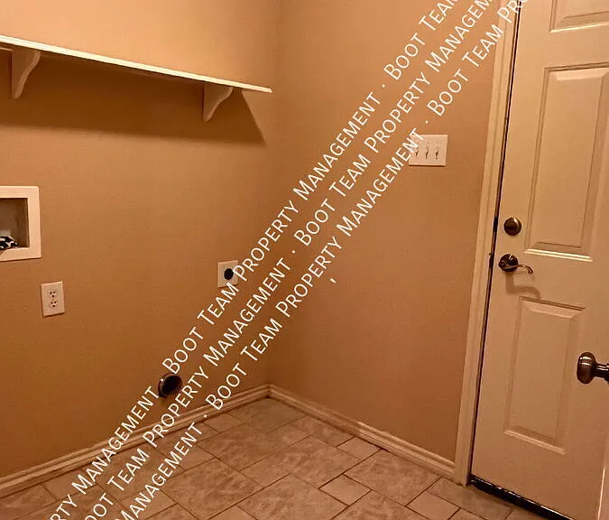 10001 Hilltop Dr — Photo 20