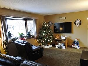 3rd image of 817 Hickory Dr