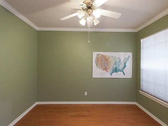 4th image of 2826 Creek Bend Dr
