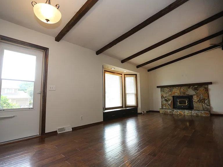 6734 S 73rd Ave — Photo 10