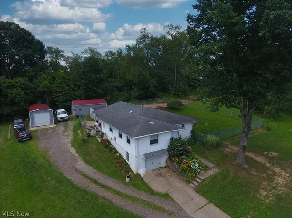 3125 Newmont St, Magnolia, OH 44643