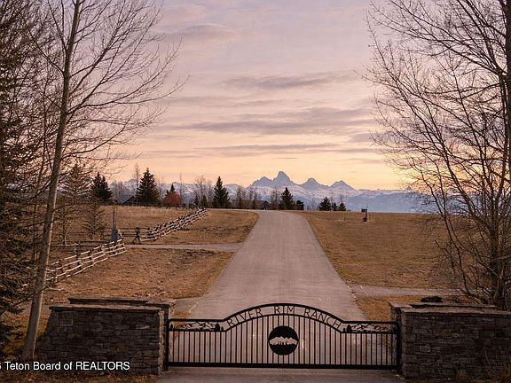 3rd image of 9035 River Rim Ranch Rd