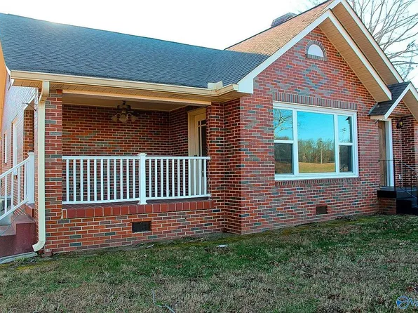 4383 Tammy Little Dr, Section, AL 35771