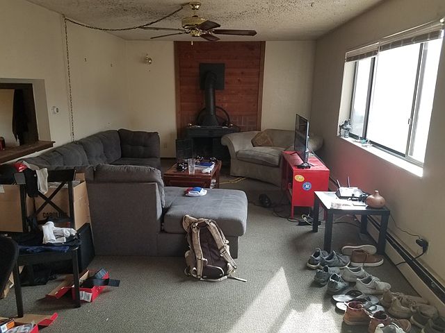 715 Marine #5 - living room