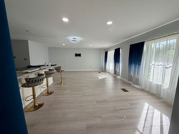 3rd image of 58 Windward Ct #58