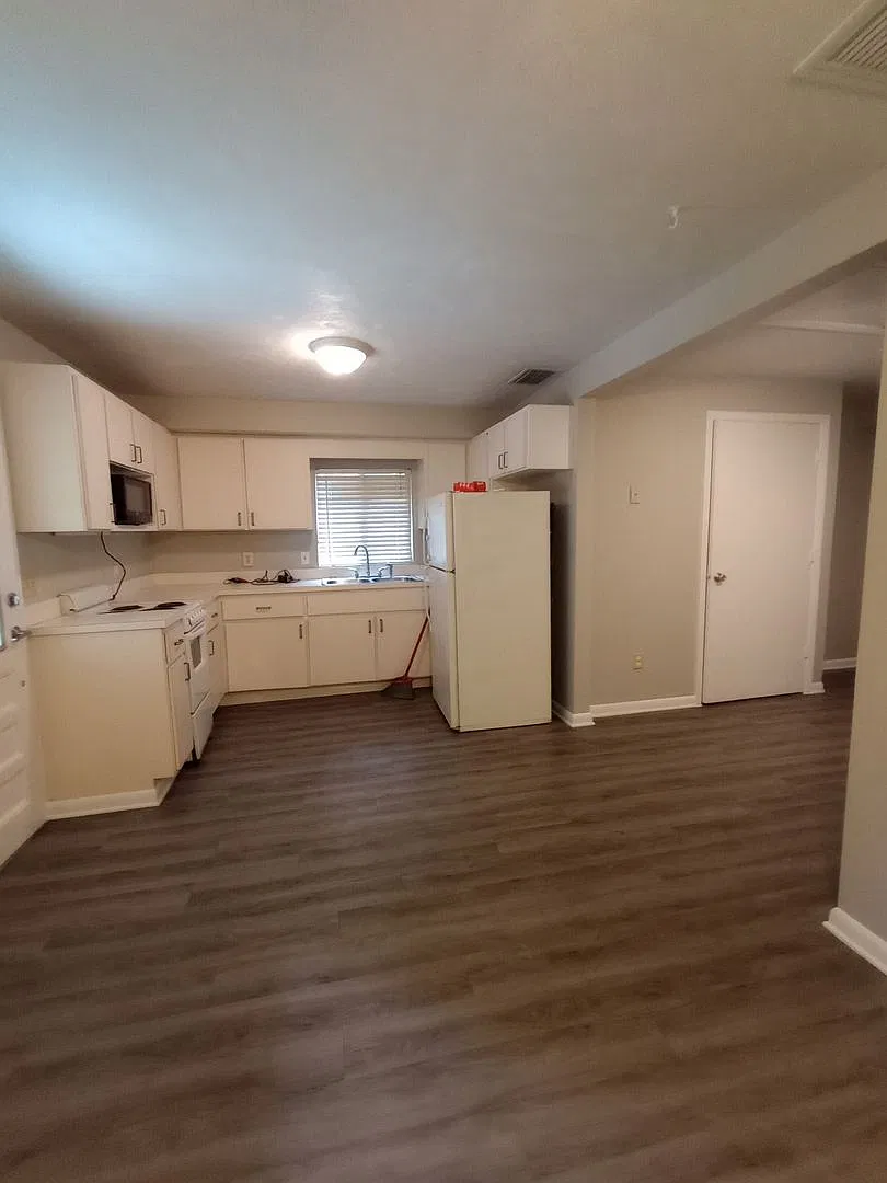 1 Bedroom 1 Bath Cottage home in Deland for RENT! — Photo 2