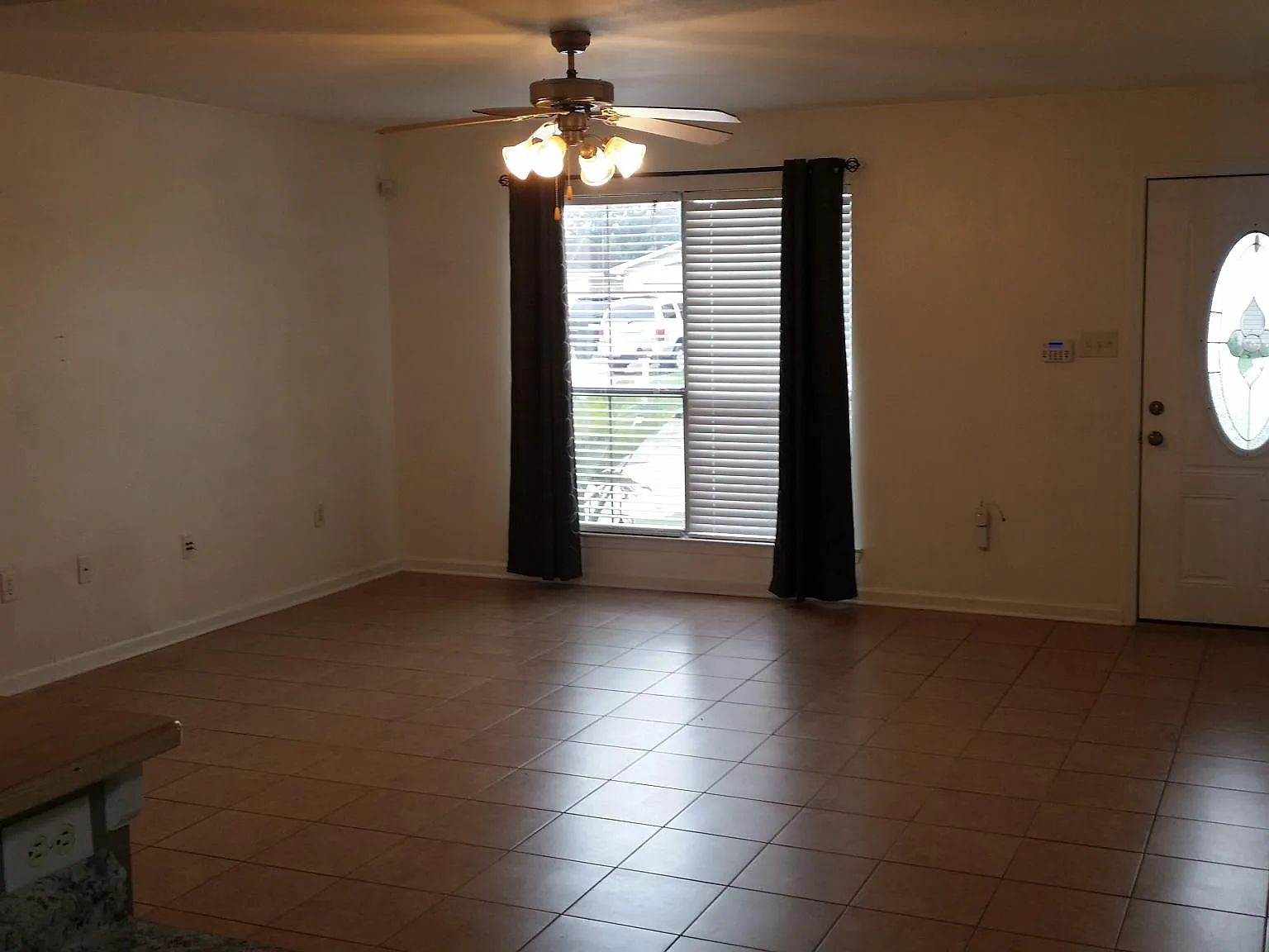 3 bed, 1320 sqft, $1,500 — Photo 4