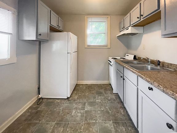 5th image of 204 N Dill St #2