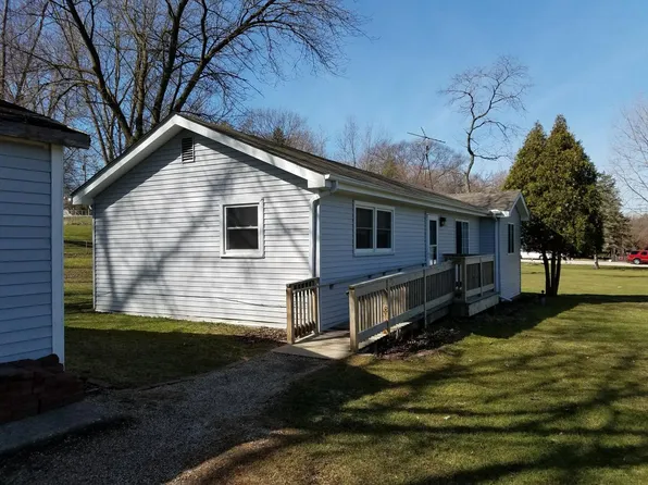 24643 W Hawthorne Dr, Round Lake, IL 60073
