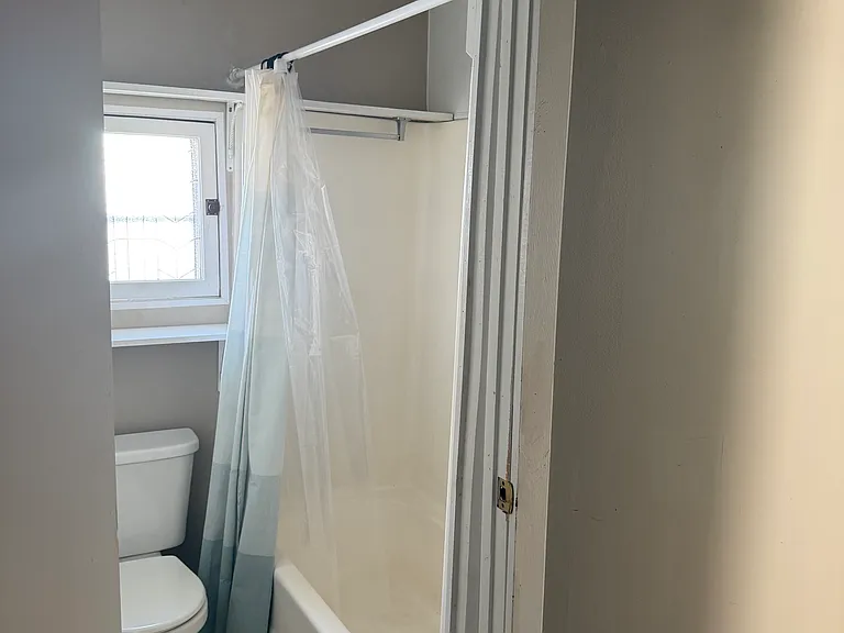 732 Kercher St — Photo 3