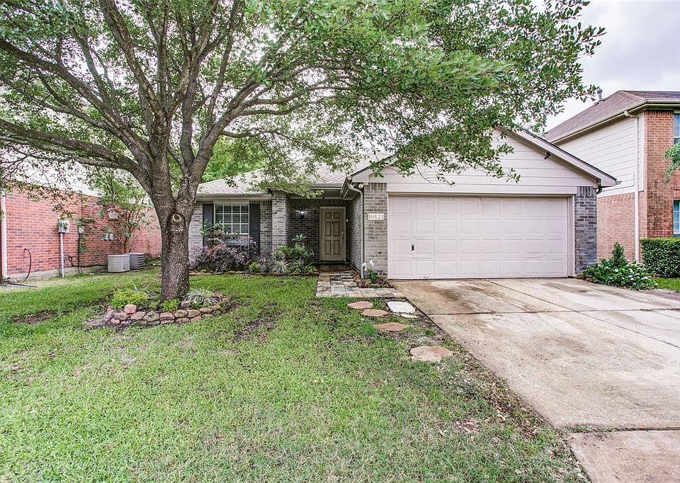 1st image of 10123 Country Knoll Dr