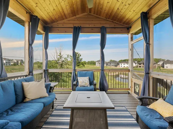 15998 Ethan Trl N, Hugo, MN 55038