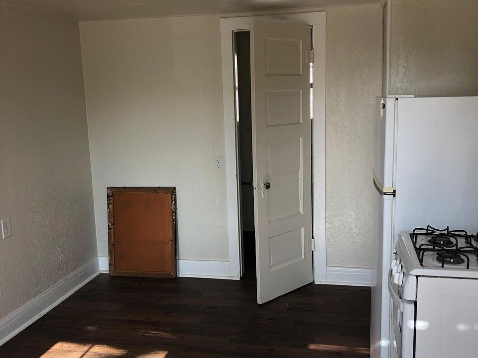 2nd image of 301 S Davis St #2