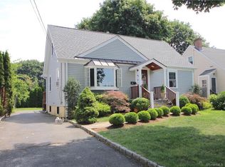 76 Hallock St, Bridgeport, CT 06606