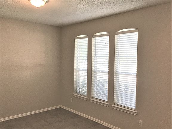 4th image of 1616 Niagara Blvd