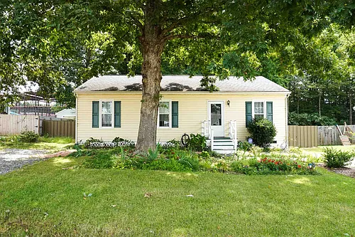 8001 Clovertree Ct Photo 1