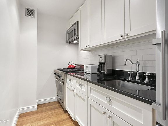 3rd image of 81 Bedford St APT 6F