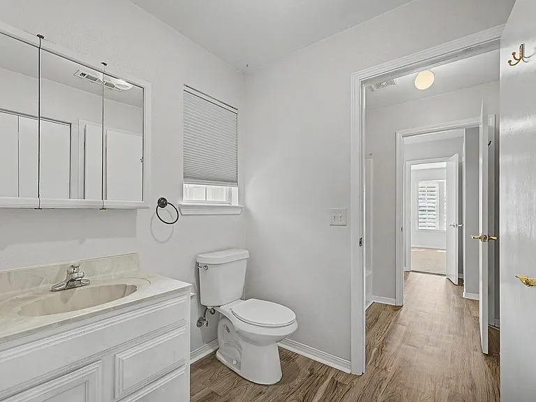 126 Manchester St — Photo 31