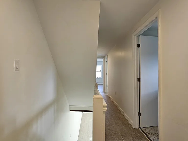 12 Franklin St — Photo 18
