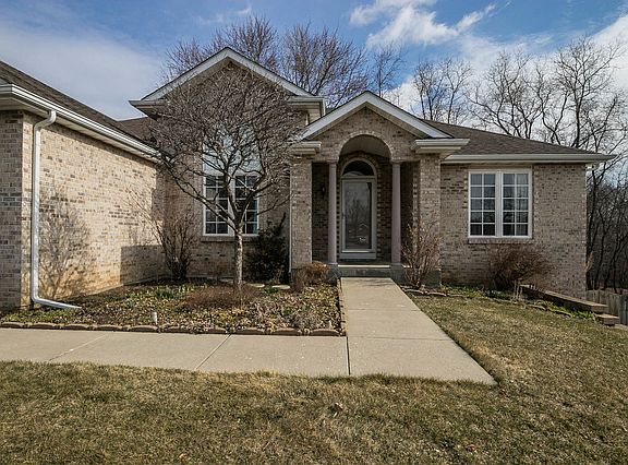 2nd image of 2048 Charnwood Ct