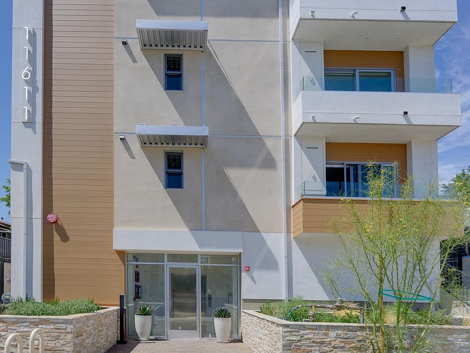 1st image of 11611 Moorpark St #3