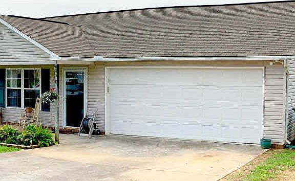 5th image of 2852 Wendi Ann Dr