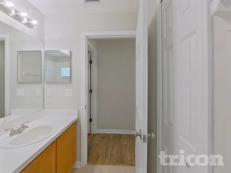 11749 Lynmoor Dr — Photo 12