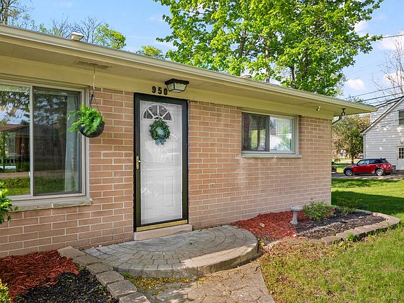 5th image of 950 Gallaland Ave