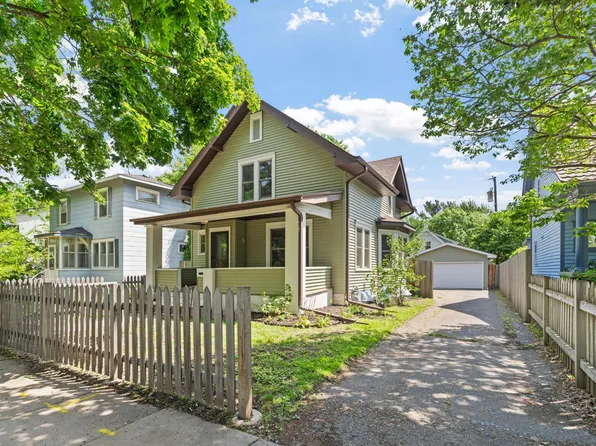 1024 Victoria St N, Saint Paul, MN 55103