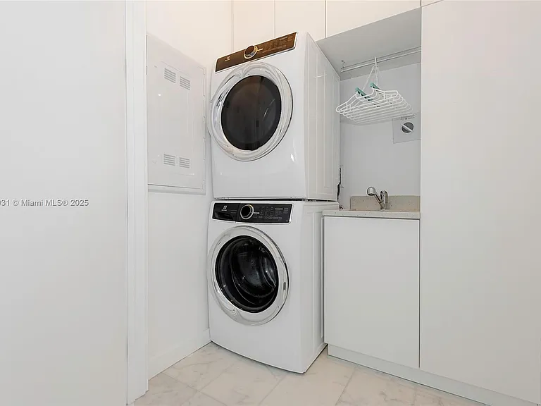 2821 S Bayshore Dr #7B — Photo 24