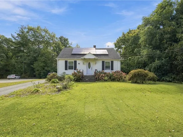 11 Sayles Hill Rd, North Smithfield, RI 02896