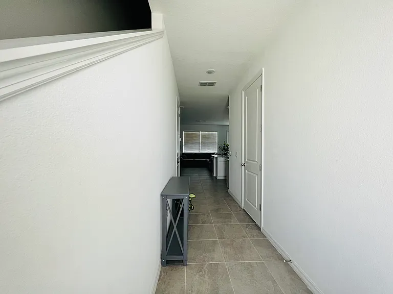 1561 Discovery St — Photo 22