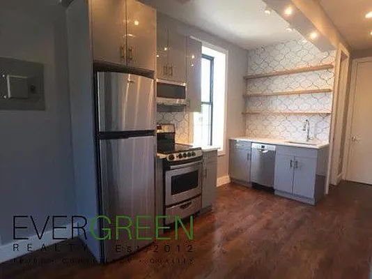 Rented by Evergreen Apartments BK | media 4