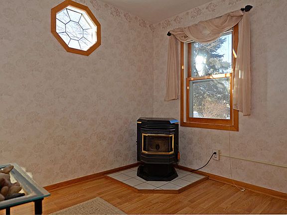 Entry/ Foyer