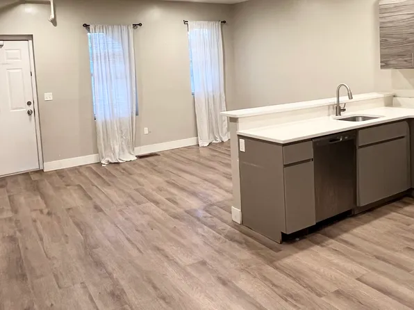 122 S Henry St #1, Stamford, CT 06902