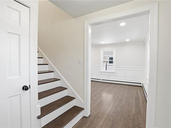 4th image of 45 Metropolitan Park Dr