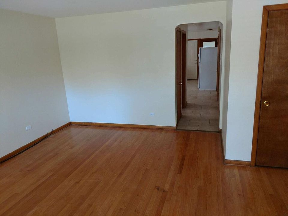 1st image of 5550 W Leland Ave #1