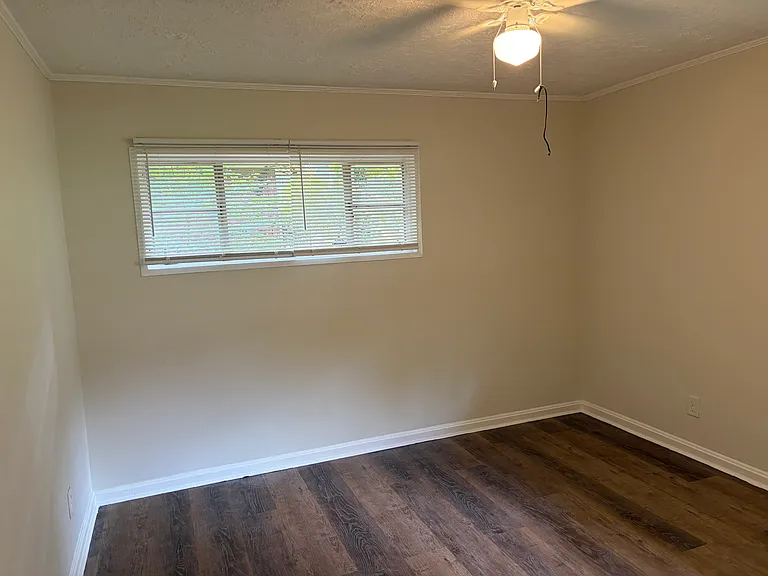 2538 Lancaster Dr — Photo 8
