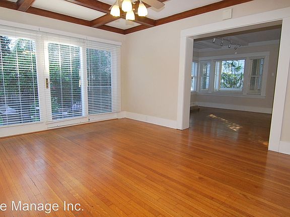 5th image of 110 Redondo Ave