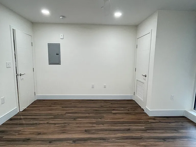 4906 Spruce St #316 — Photo 14