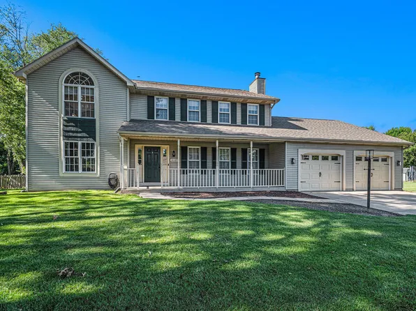 10189 Copper Chase Dr, Granger, IN 46530